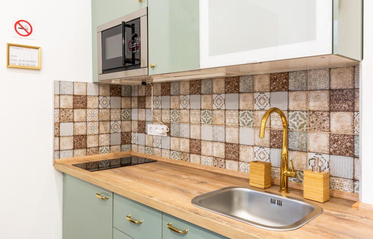 Industrial Style With Ac Steps To Gozsdu Apartament *